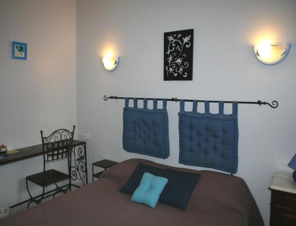 Auberge Du Chateau Margon  Rum bild