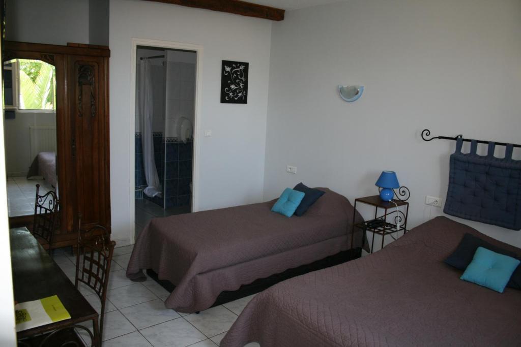 Auberge Du Chateau Margon  Rum bild