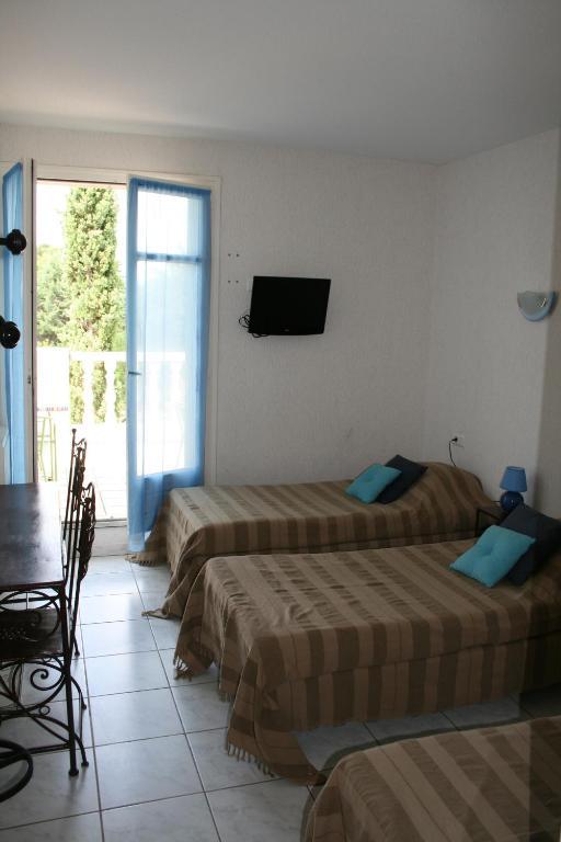Auberge Du Chateau Margon  Rum bild