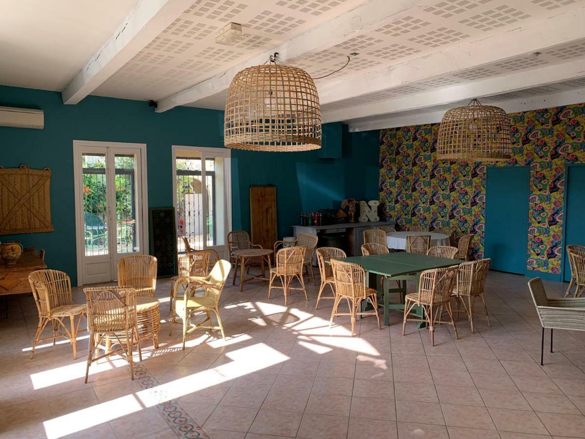 Auberge Du Chateau Margon  Exteriör bild
